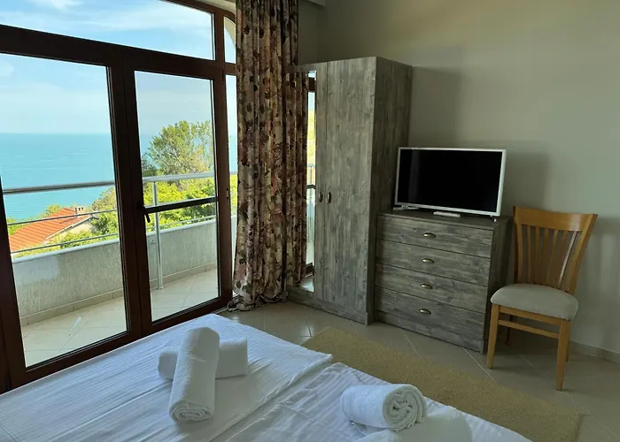 Villa Azur- Sea View Luxury With Pool Near Balchik