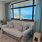 Луксозна вила Azur- Sea View Luxury With Pool Near Balchik *